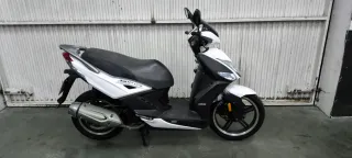 Kymco Agility 125 Scooter Automática
