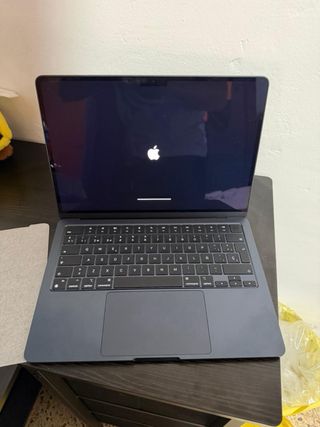 MacBook Air Gris Espacial Chip M3 Version 15.7.1