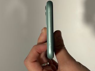 iPhone 11 Verde + Accesorios