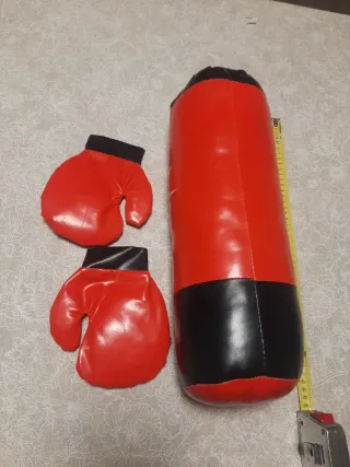 Sacco da boxe e guantoni gioco