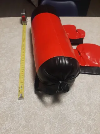 Sacco da boxe e guantoni gioco
