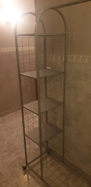 Perchero Metálico Gris con Ruedas