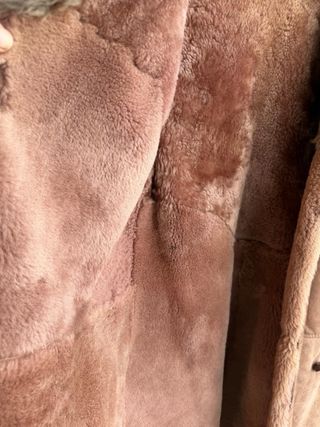 Chaquetón marrón con cuello de pelo