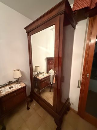 Dormitorio completo madera oscura