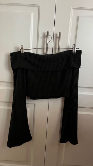 Top negro palabra de honor mangas acampanadas