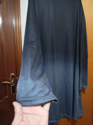 Vestido negro cuello alto manga larga