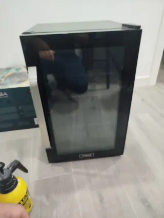 Nevera Klarstein 70L con puerta cristal y LED