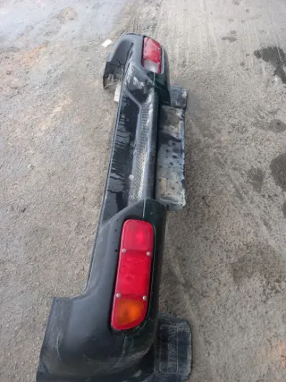 Paragolpes Trasero Nissan Terrano 2