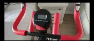 Bicicleta Estática Negra y Roja