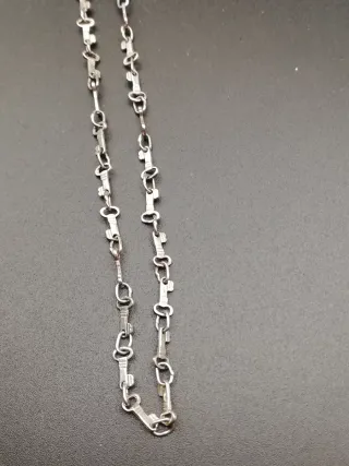 Collana con ciondoli a forma di chiave