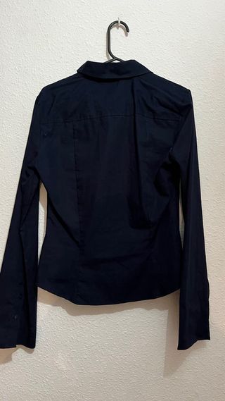 Camisa azul marino ajustada, Bershka