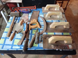 Lote de herramientas de albañilería y jardinería