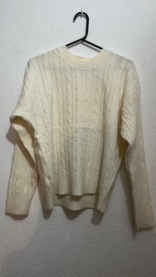 Jersey trenzado beige.
