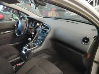 Despiece Peugeot 5008 (2015)