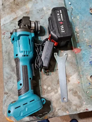 Amoladora Angular 125mm + Batería y Cargador