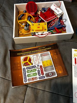 Constructor Electrónico Znatok para Niños