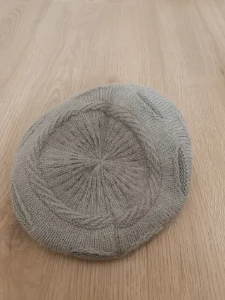 Gorro de lana gris
