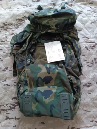 Mochila Altus 100 l (militar camuflaje color)