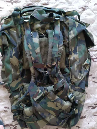 Mochila Altus 100 l (militar camuflaje color)