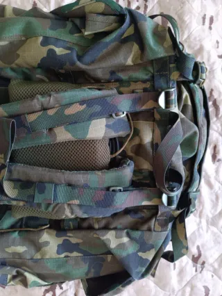 Mochila Altus 100 l (militar camuflaje color)