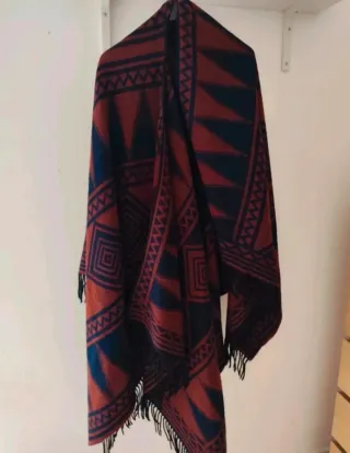 Mantella Intrend fantasia geometrica