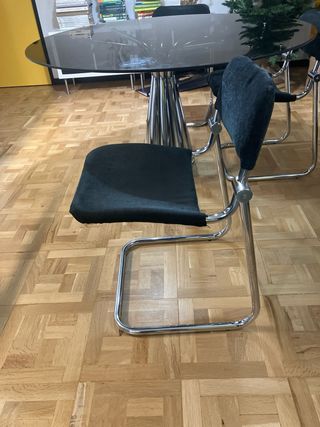 Silla Diseño Negra y Plateada