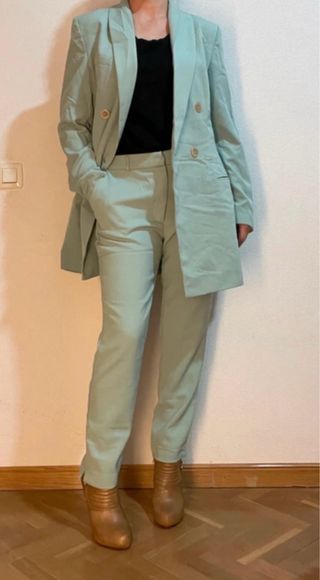 Traje chaqueta y pantalón Stradivarius verde