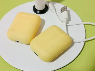 2 Auriculares Inalámbricos Amarillos