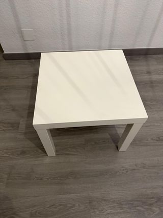 Mesa auxiliar blanca