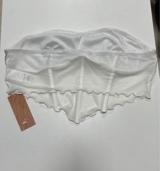 Top corsé blanco con lentejuelas