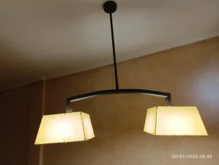 Lámpara de salón beige y negra