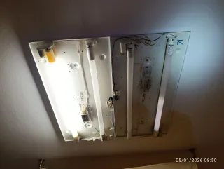 Lámpara de salón beige y negra