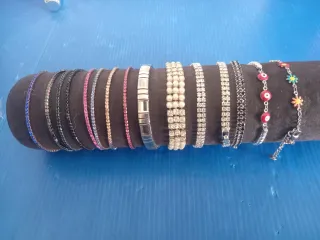 Collana acciaio 100% bijoux. N. 1 collana €, 2,00