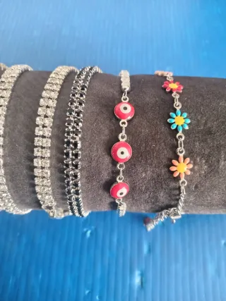 Collana acciaio 100% bijoux. N. 1 collana €, 2,00