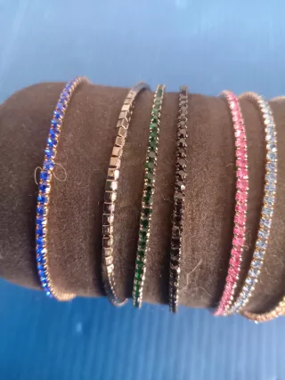 Collana acciaio 100% bijoux. N. 1 collana €, 2,00