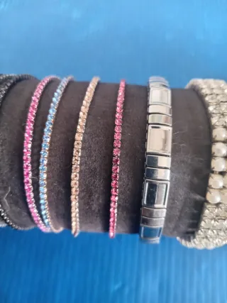 Collana acciaio 100% bijoux. N. 1 collana €, 2,00