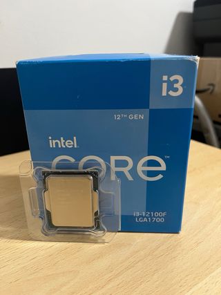 Intel Core i3 12100F con caja y disipador