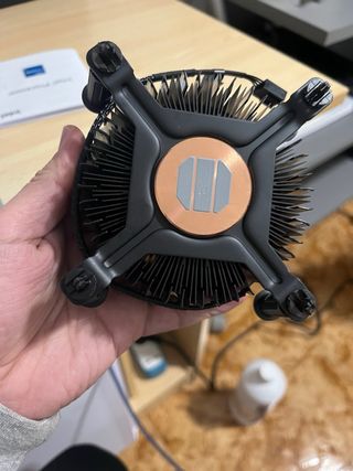 Intel Core i3 12100F con caja y disipador