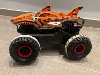 Coche RC Hot Wheels Monster Truck Tiburón