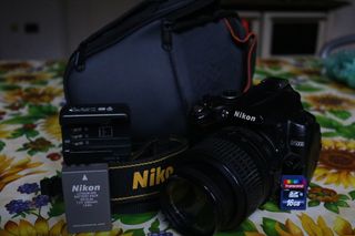 Nikon D5000 con 2 batterie
