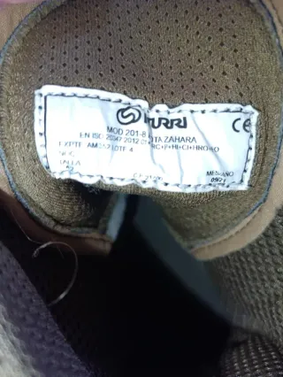 Botas de montaña (marrón color)