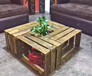 Cajas de fruta de madera.