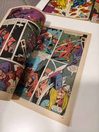 Lote de cómics clásicos Marvel y DC (Forum).