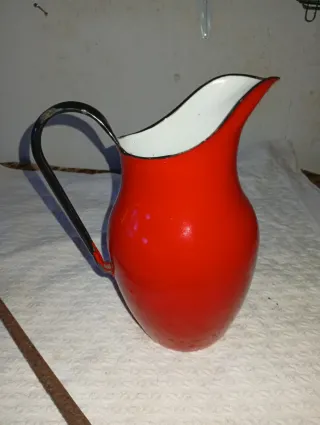 Lote Antigüedades Jarra Roja y Utensilio