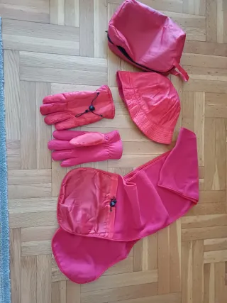 Conjunto rojo: gorro, guantes y bufanda