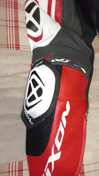 Traje de moto IXON cuero negro/blanco/rojo 2 pieza