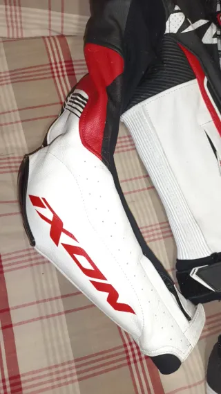 Traje de moto IXON cuero negro/blanco/rojo 2 pieza