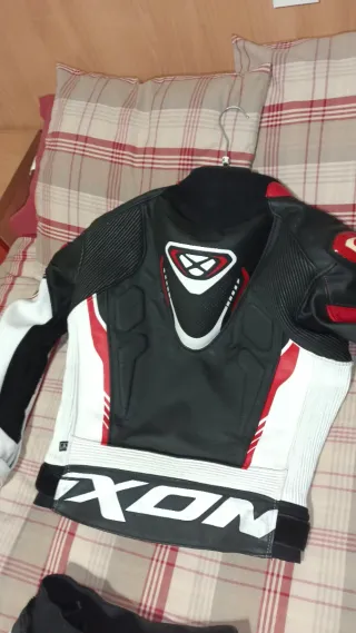 Traje de moto IXON cuero negro/blanco/rojo 2 pieza