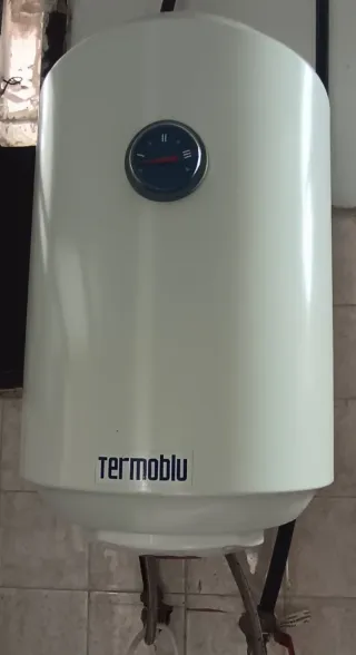 Conjunto Lavamanos Agua Fría y Caliente