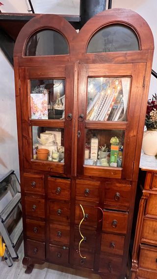 Mueble antiguo madera y cristal